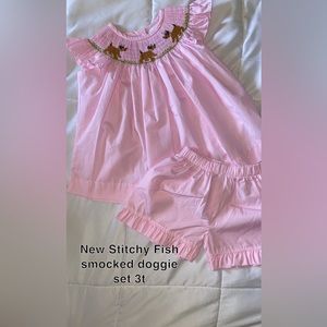 NWOT Stitchy fish smocked short set sz. 3T